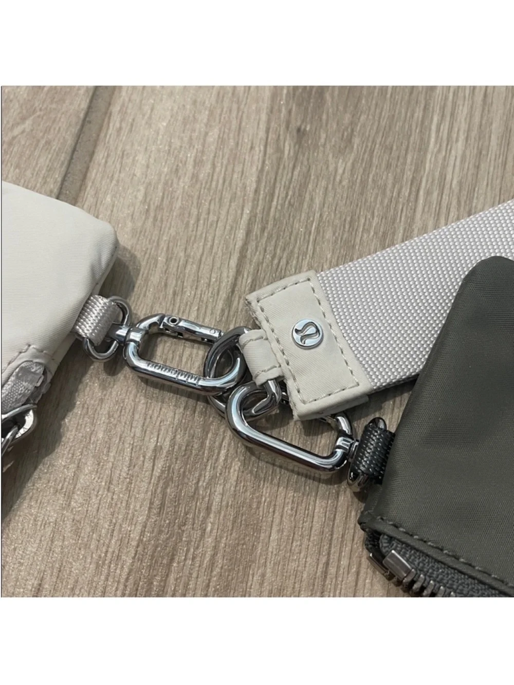 Lululemon Dual Pouch Wristlet Grey Sage/White Opal O/S W9EWOS